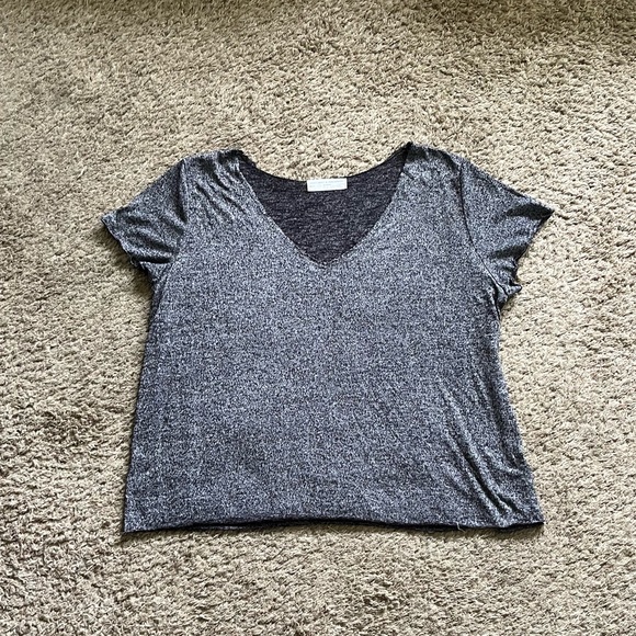 Pack of 2 Urban Outfitters shirts - Picture 4 of 9